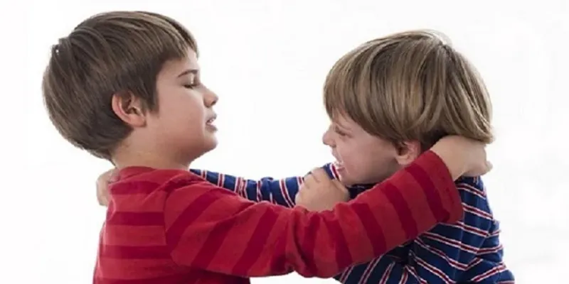 Các tình huống mơ thấy đánh nhau phổ biến và thông điệp