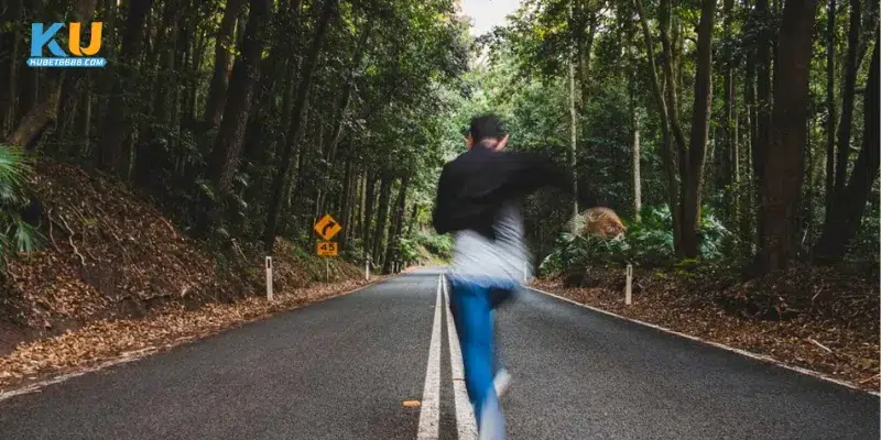 Giải mã tâm lý học giấc mơ Nằm mơ thấy bị truy đuổi